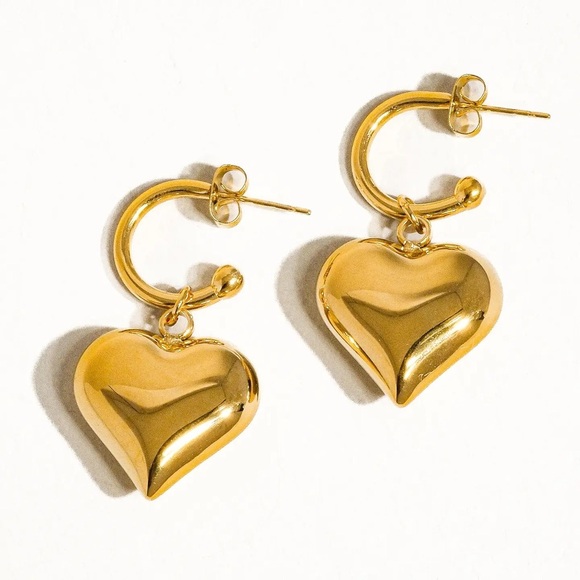 flanerie Jewelry - Gold Heart Earrings